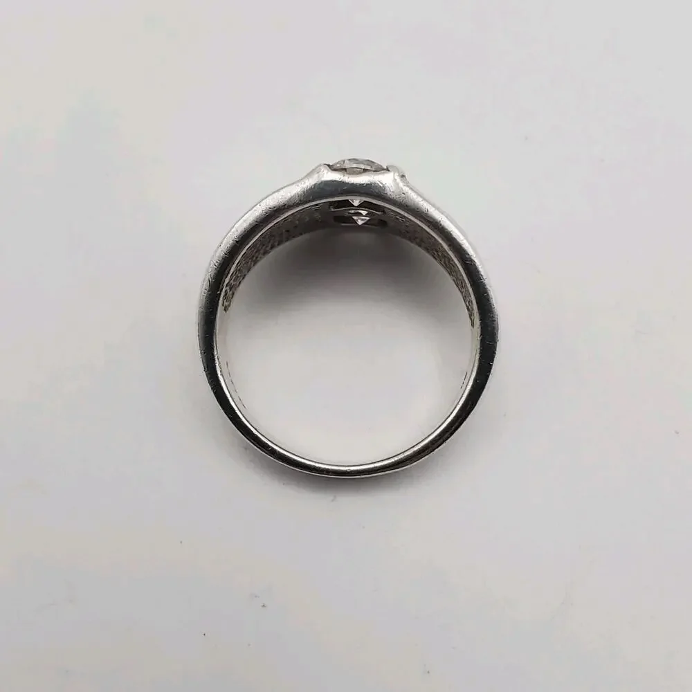 925 Sterling Silver Vintage Real MOP & Round-Cut CZ Ring Size 7
